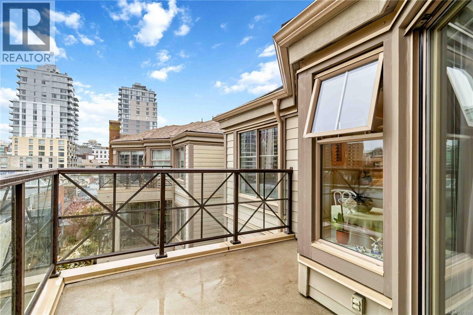 406 935 Johnson Street, Victoria