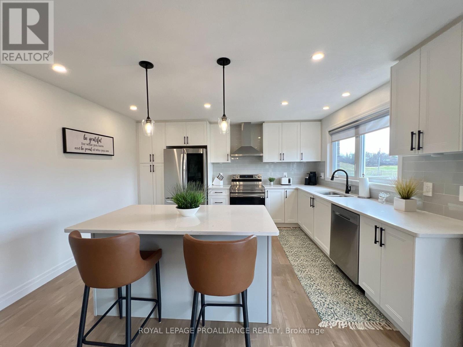 55 LANARK DRIVE - 11