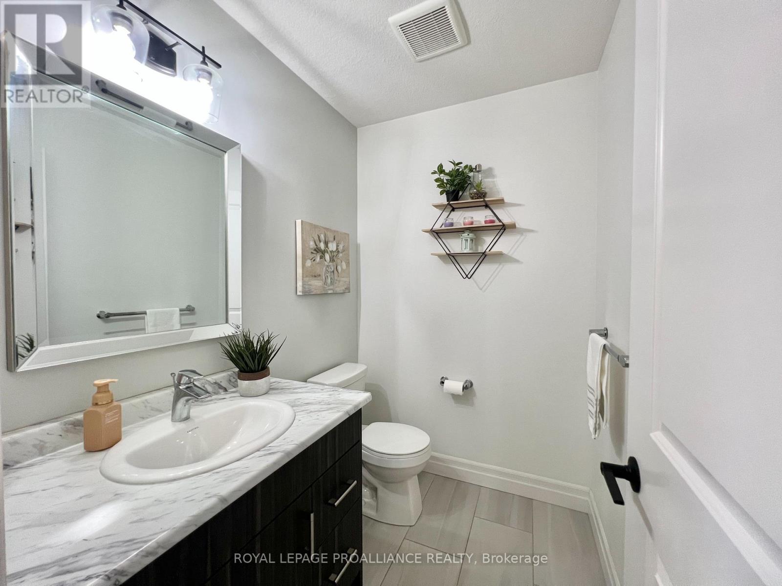 55 LANARK DRIVE - 17
