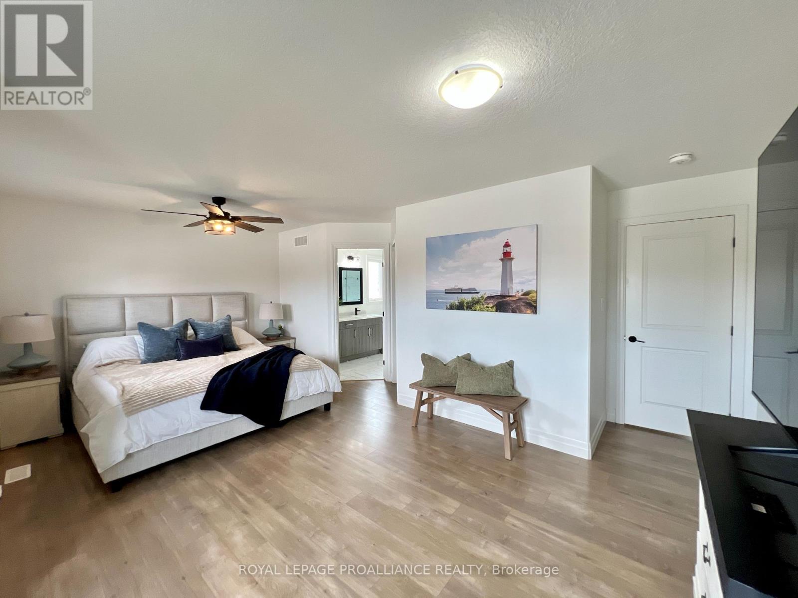 55 LANARK DRIVE - 19