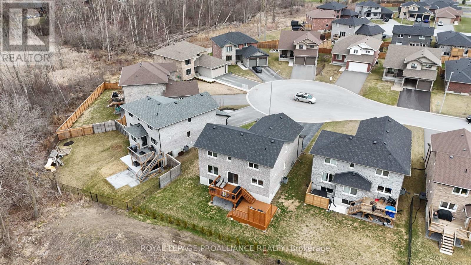 55 LANARK DRIVE — photo 40