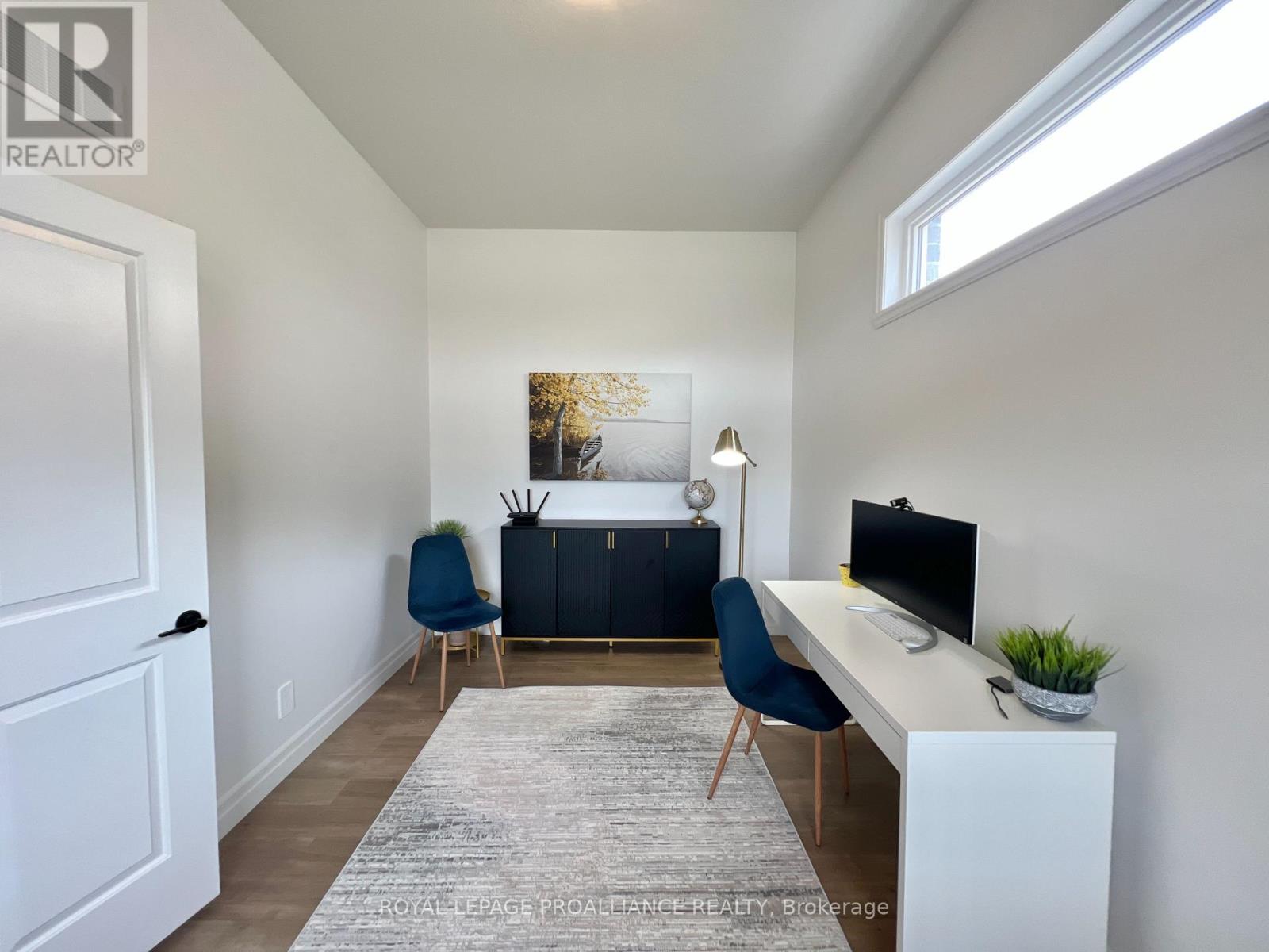55 LANARK DRIVE - 5