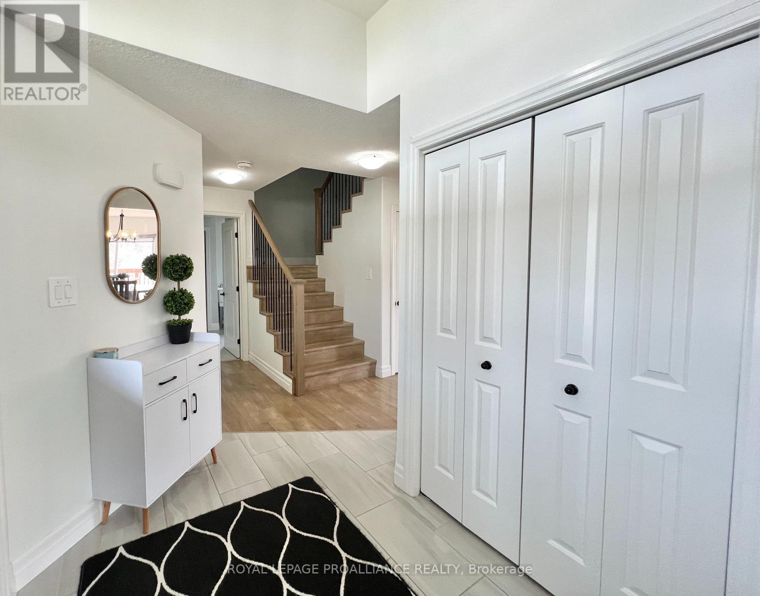 55 LANARK DRIVE - 7