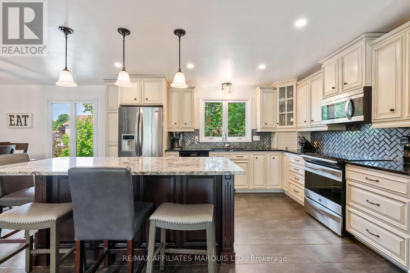 1507 CATHERINE STREET - 10
