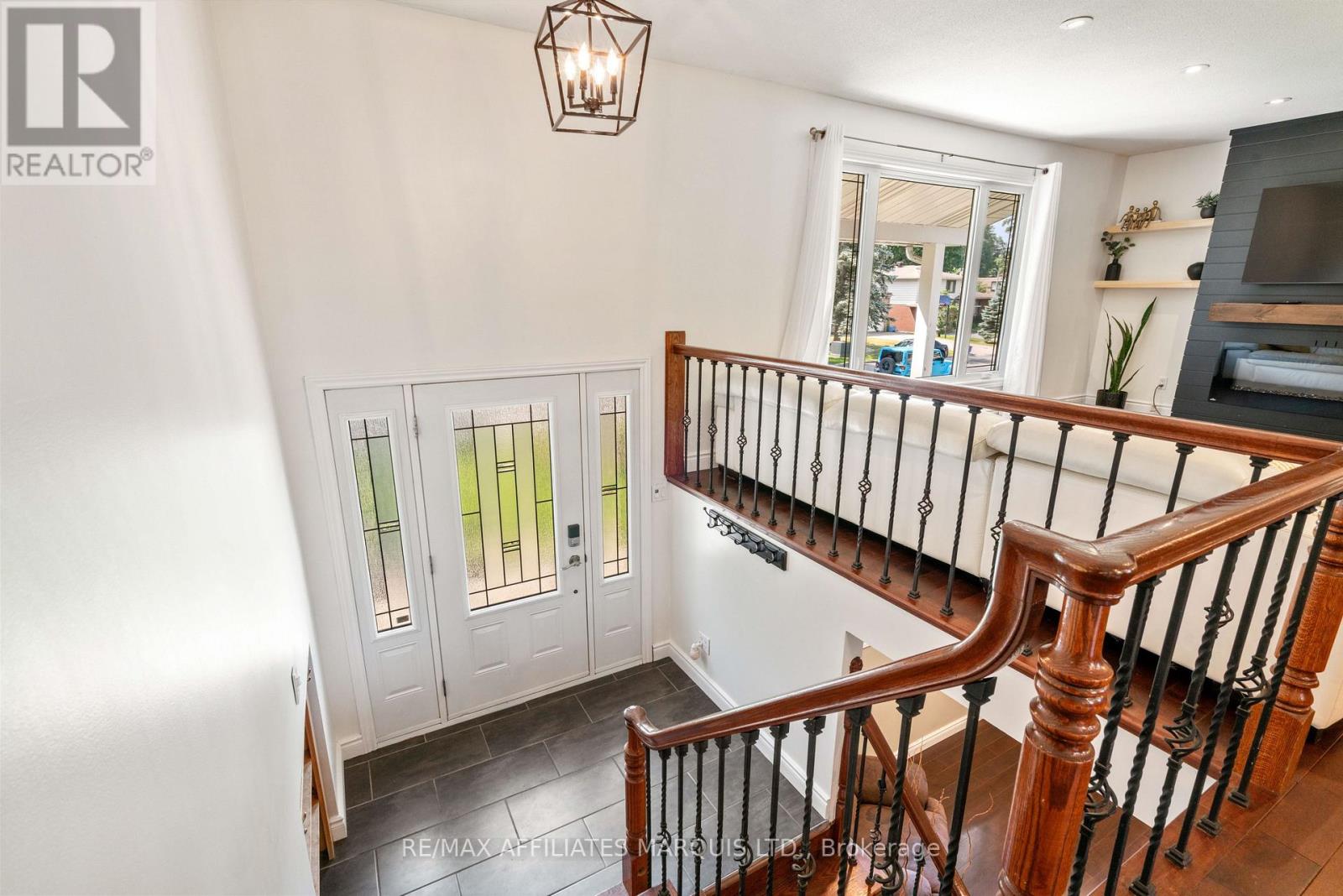 1507 CATHERINE STREET - 5