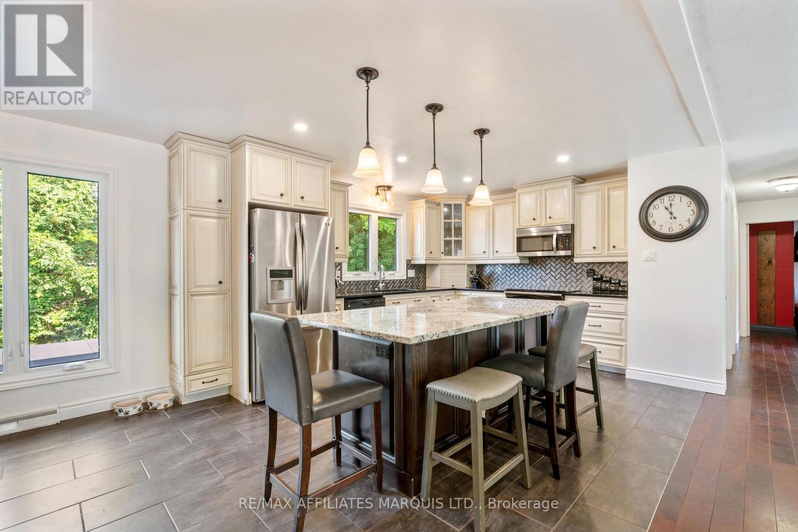 1507 CATHERINE STREET - 7