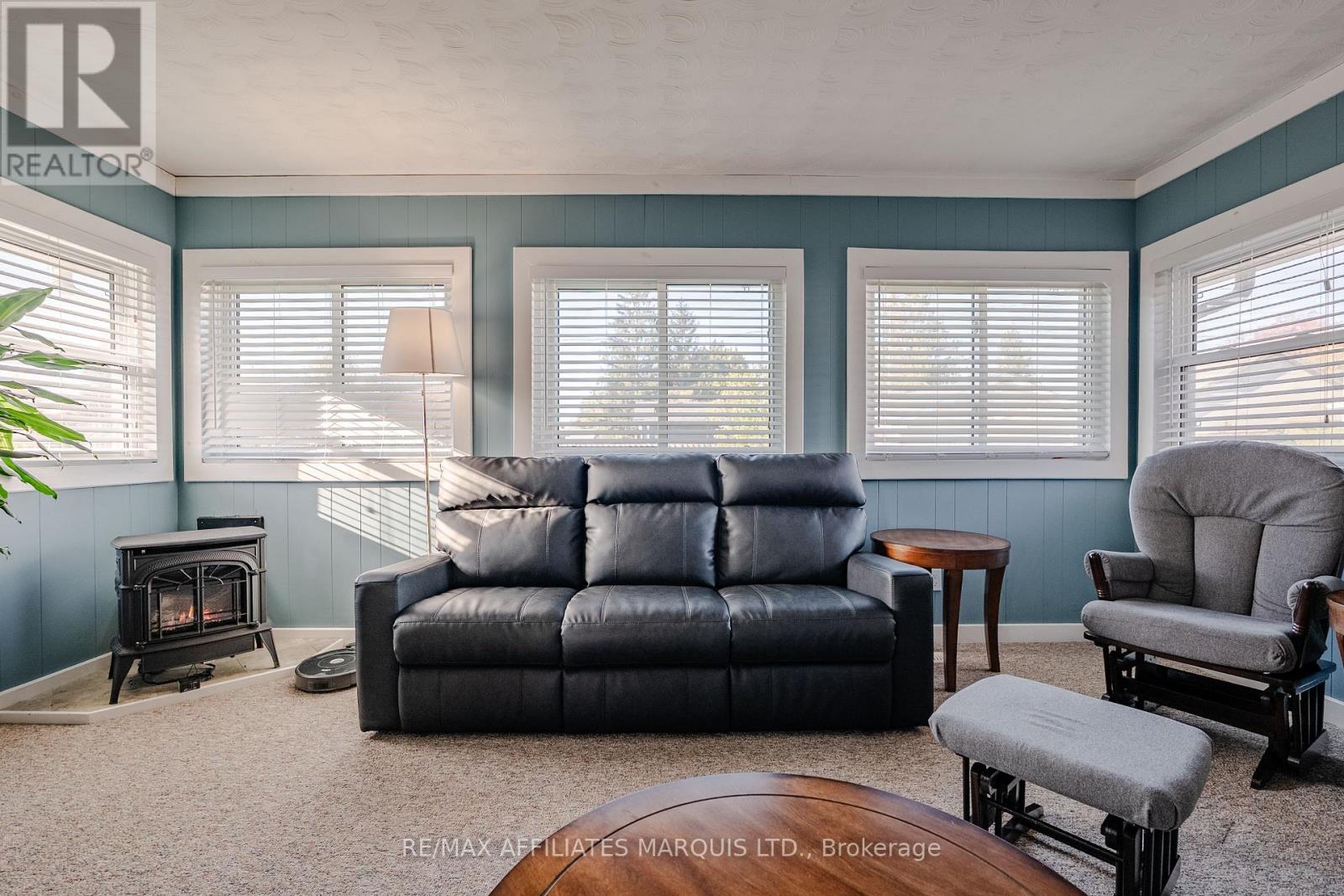 7 FARRAN DRIVE - 20