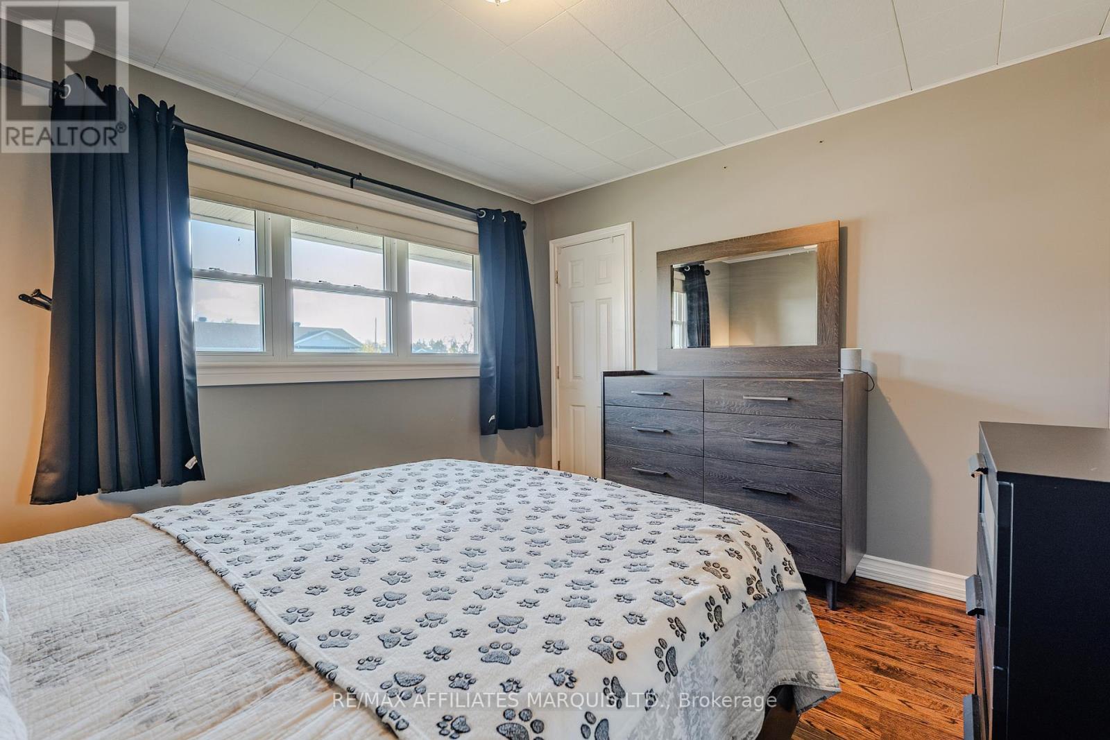 7 FARRAN DRIVE - 24