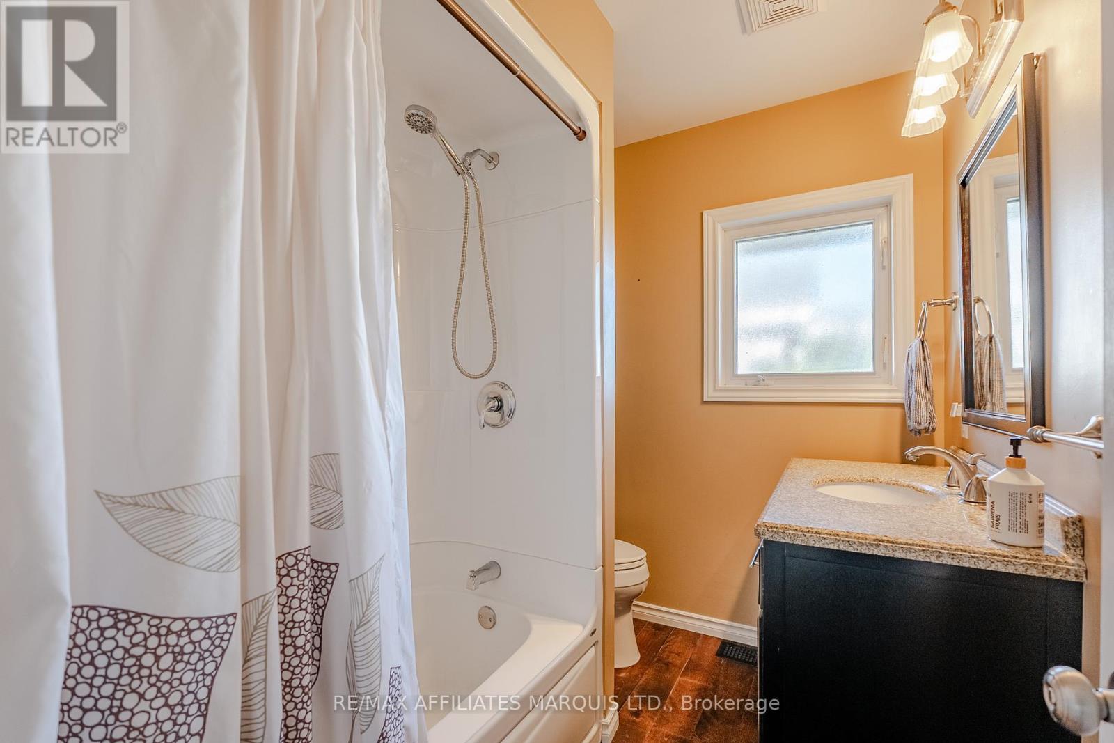 7 FARRAN DRIVE - 27