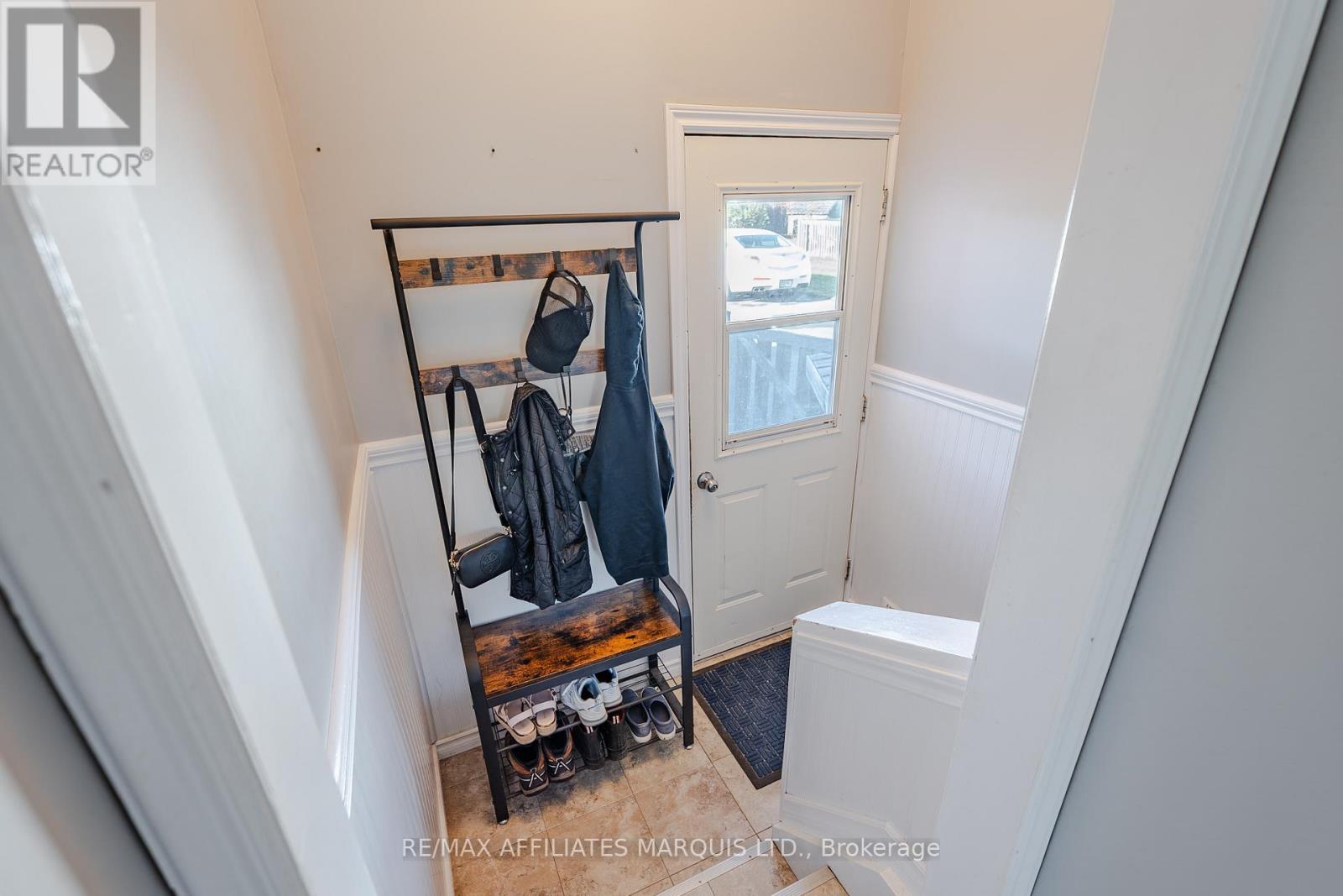 7 FARRAN DRIVE - 30