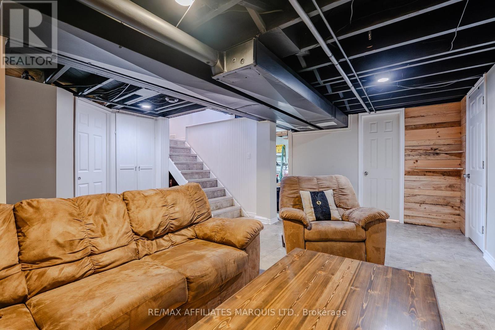 7 FARRAN DRIVE - 32