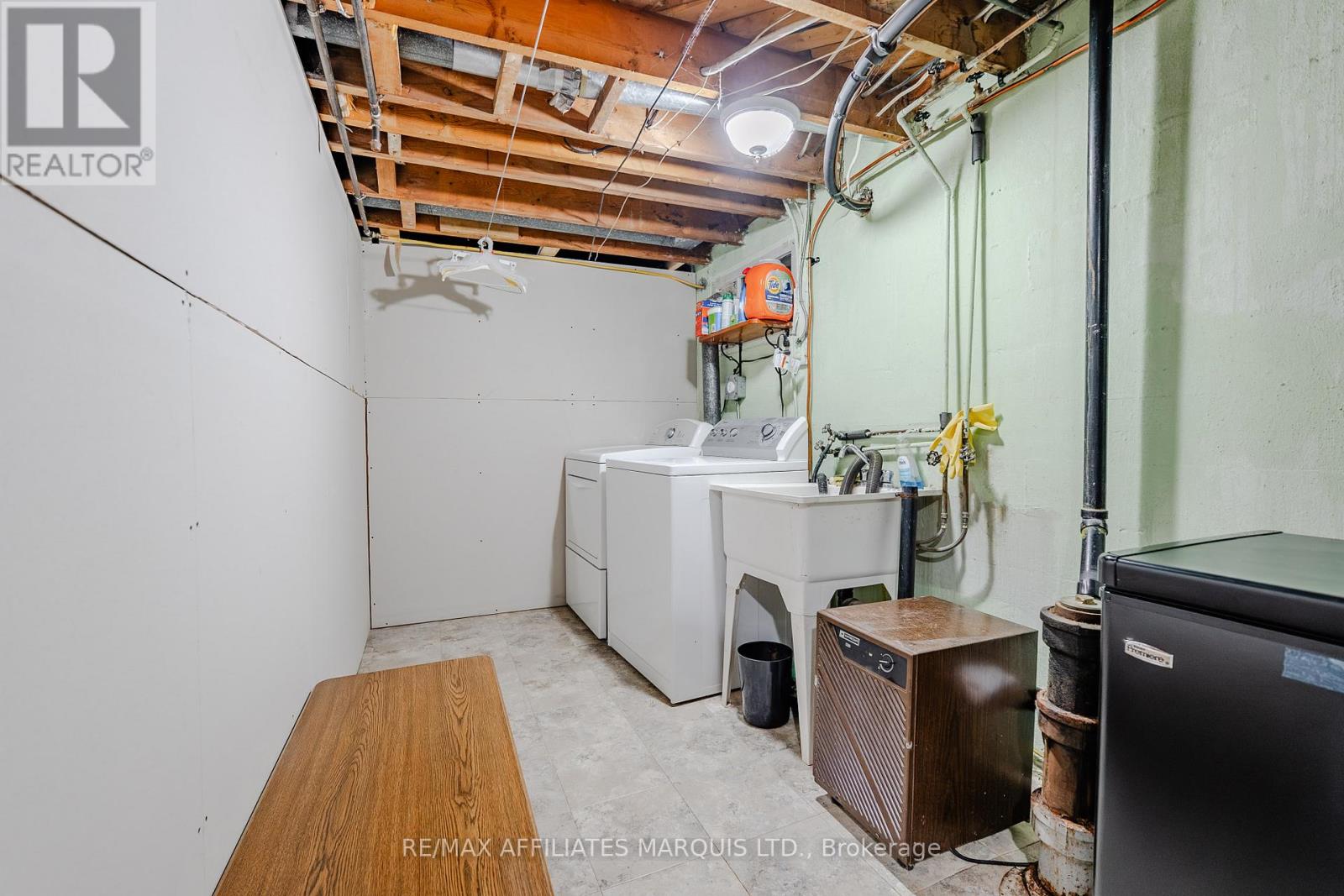 7 FARRAN DRIVE - 39