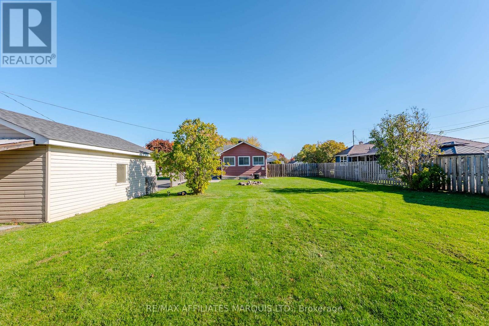 7 FARRAN DRIVE - 44