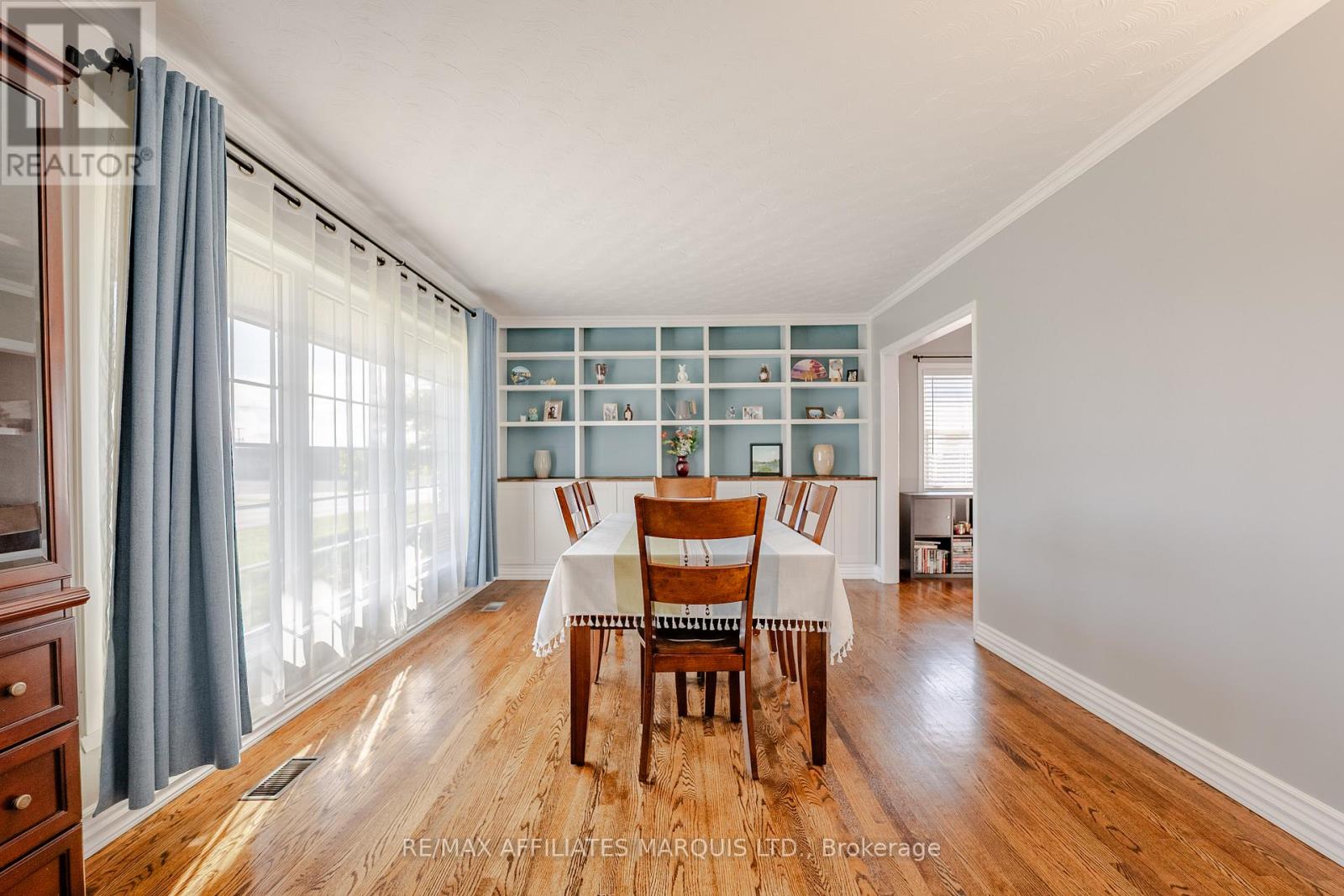 7 FARRAN DRIVE - 8