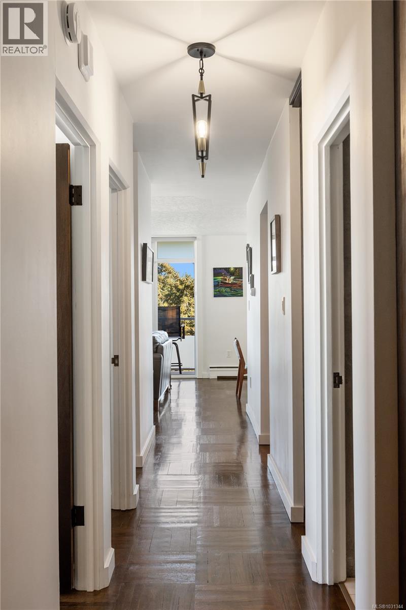 902 250 Douglas Street, Victoria