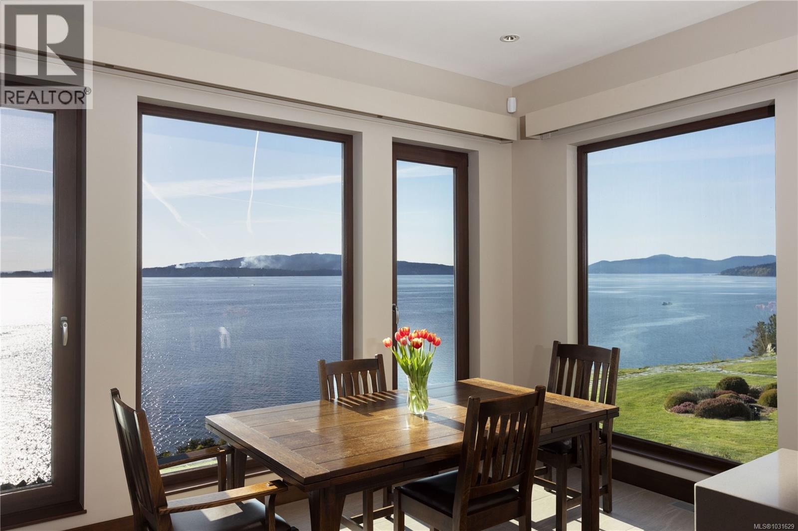 3070 BEACHFRONT CRES - 18