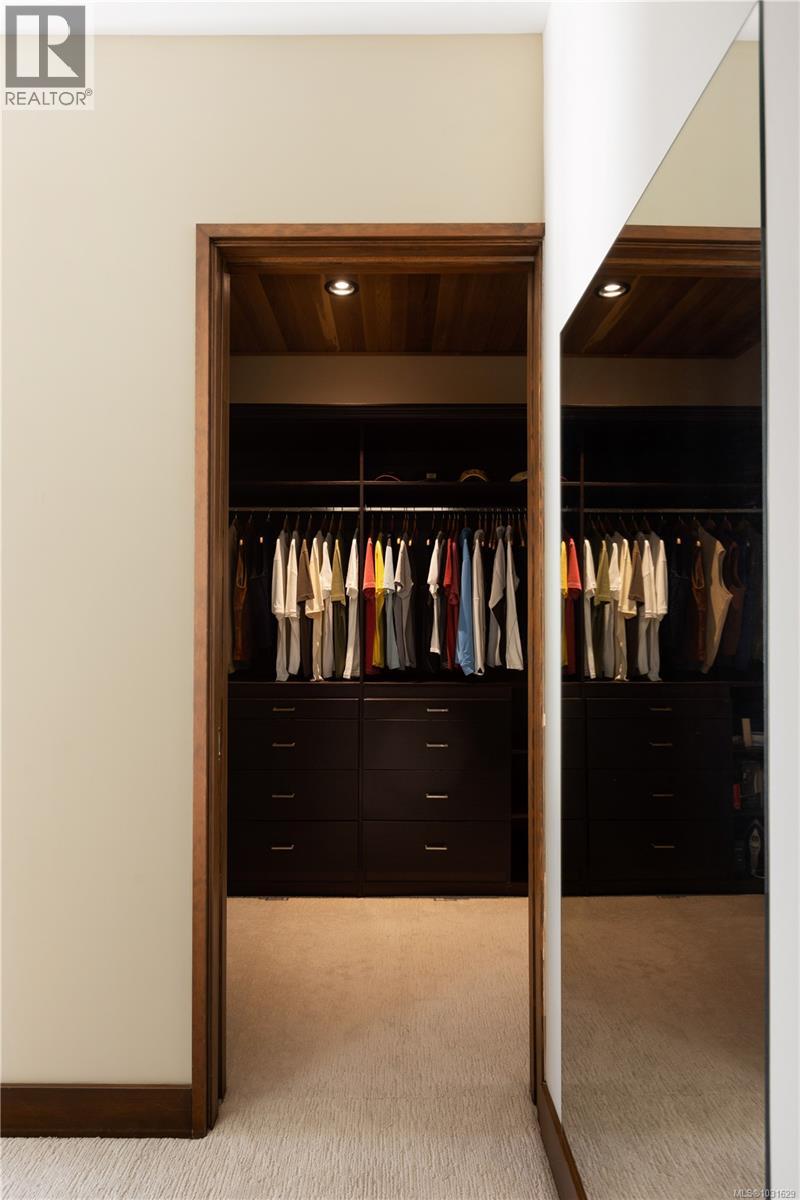 3070 BEACHFRONT CRES - 37