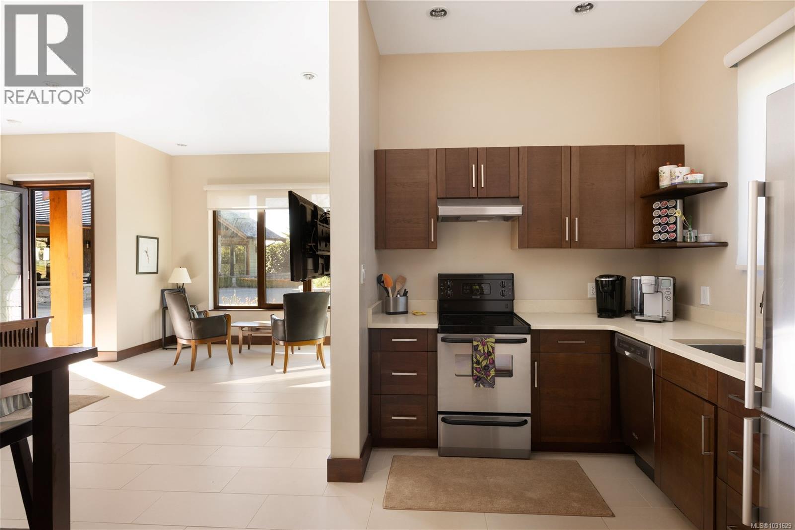 3070 BEACHFRONT CRES - 56