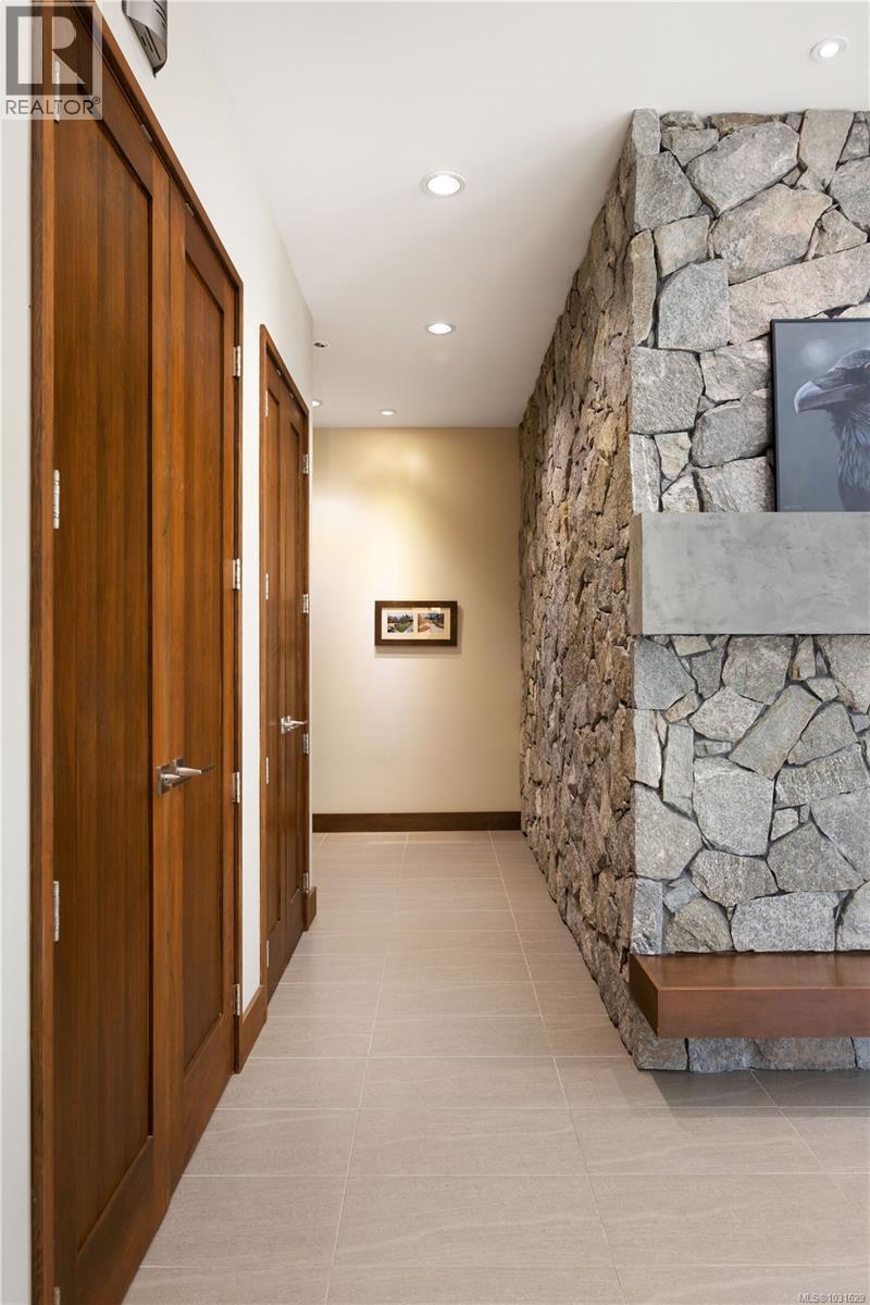 3070 BEACHFRONT CRES - 42