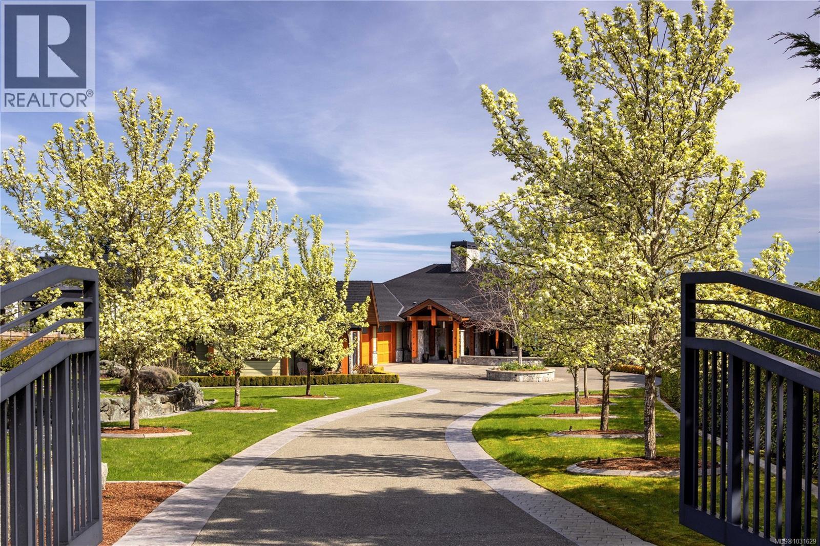 3070 BEACHFRONT CRES - 3