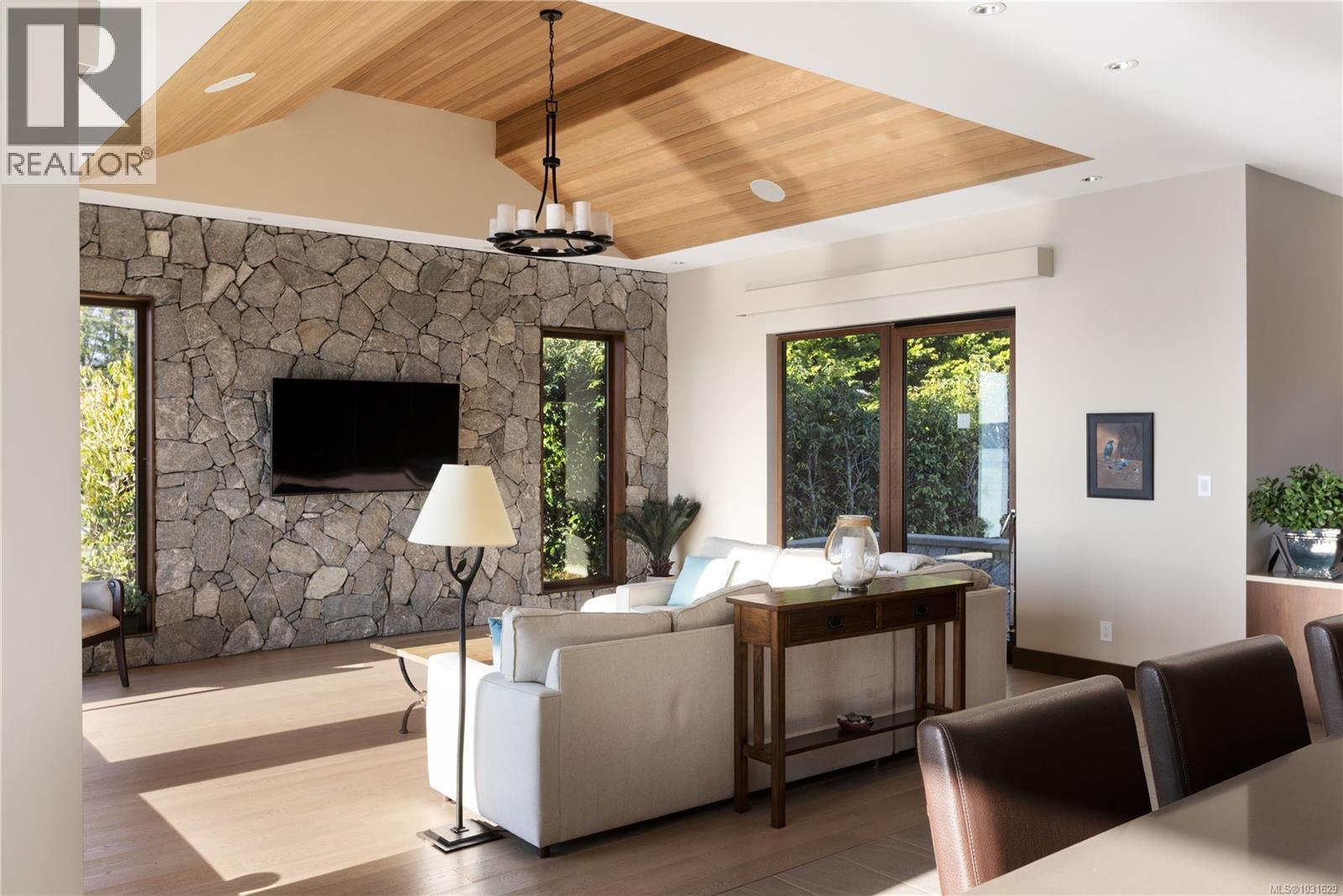 3070 BEACHFRONT CRES - 9