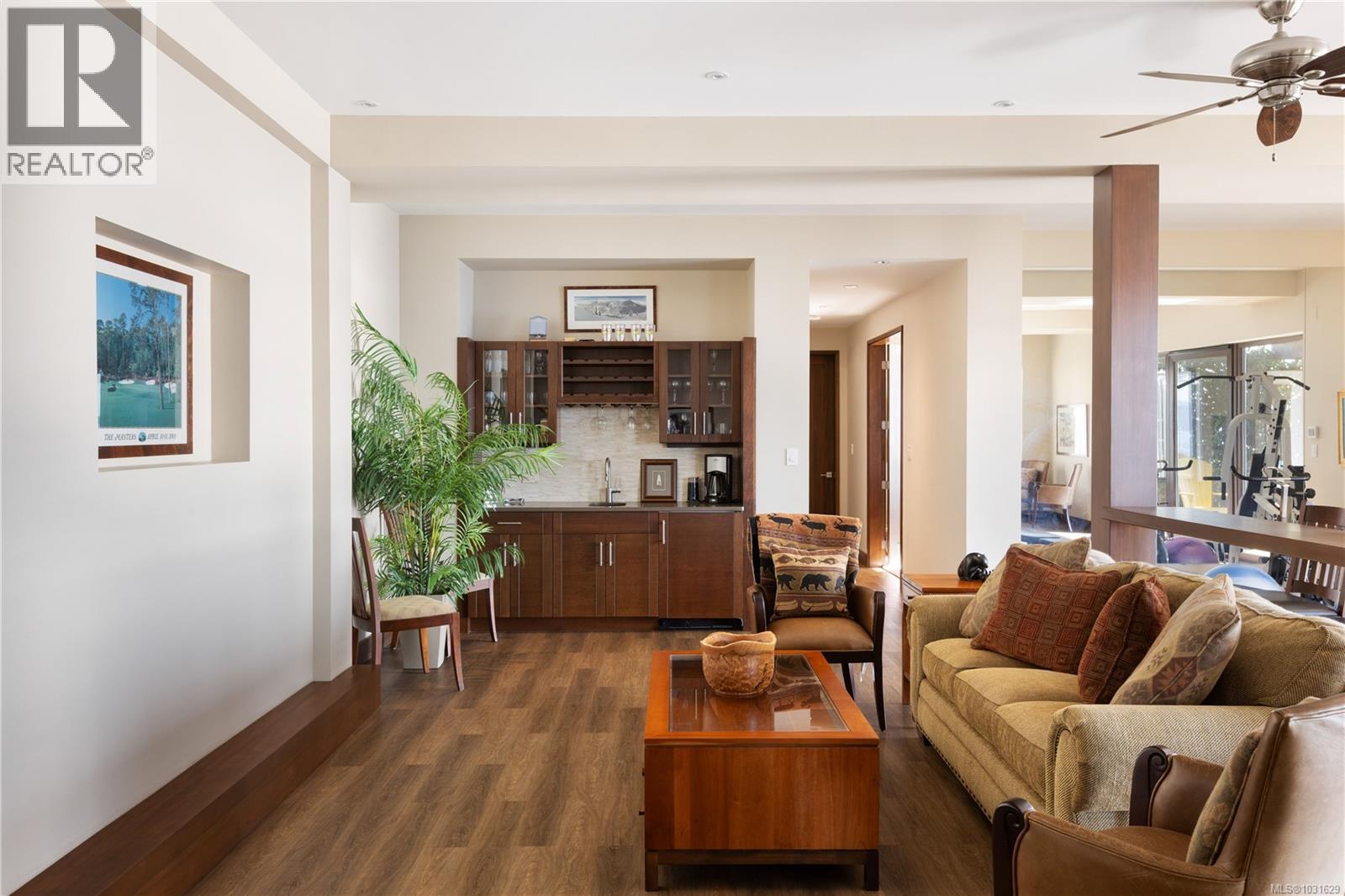 3070 BEACHFRONT CRES - 43