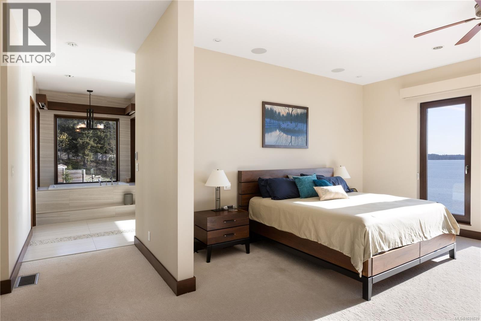 3070 BEACHFRONT CRES - 38