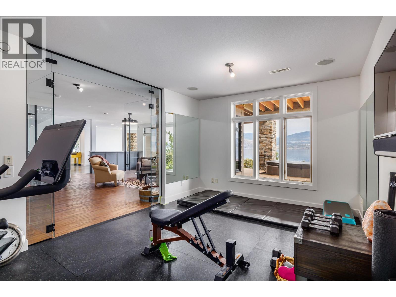  6850 Lakeshore Road, Kelowna