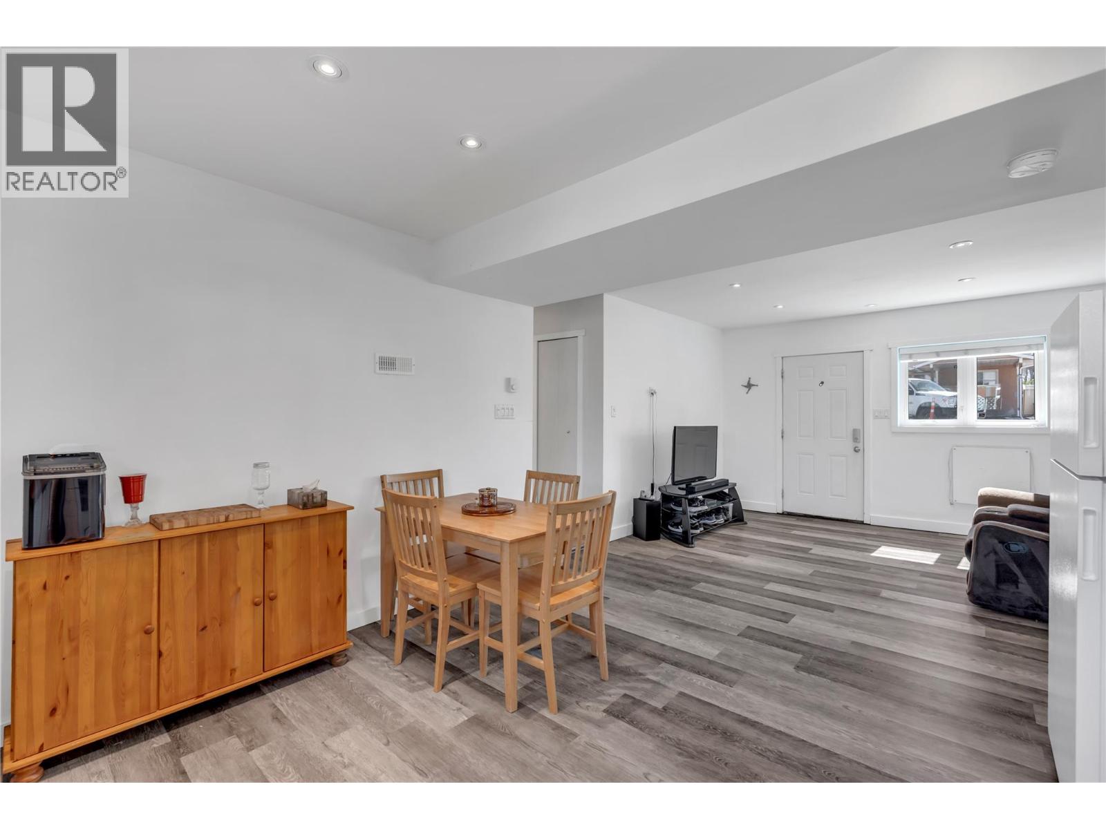 239 Roy Avenue - 24