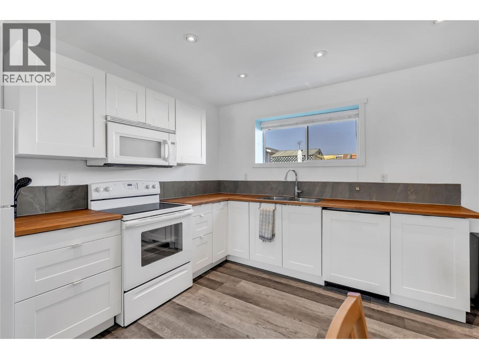 239 Roy Avenue - 22