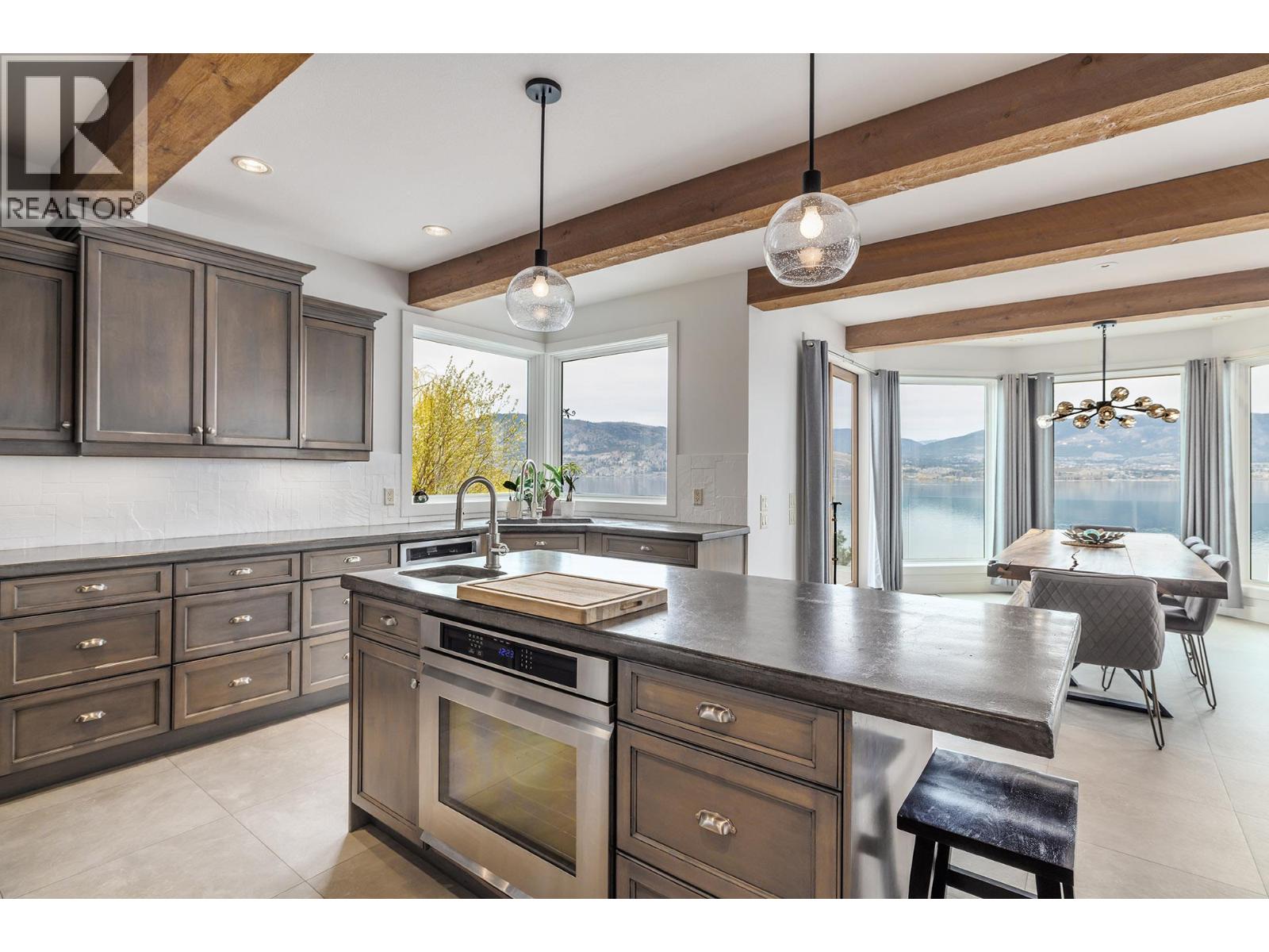  6850 Lakeshore Road, Kelowna