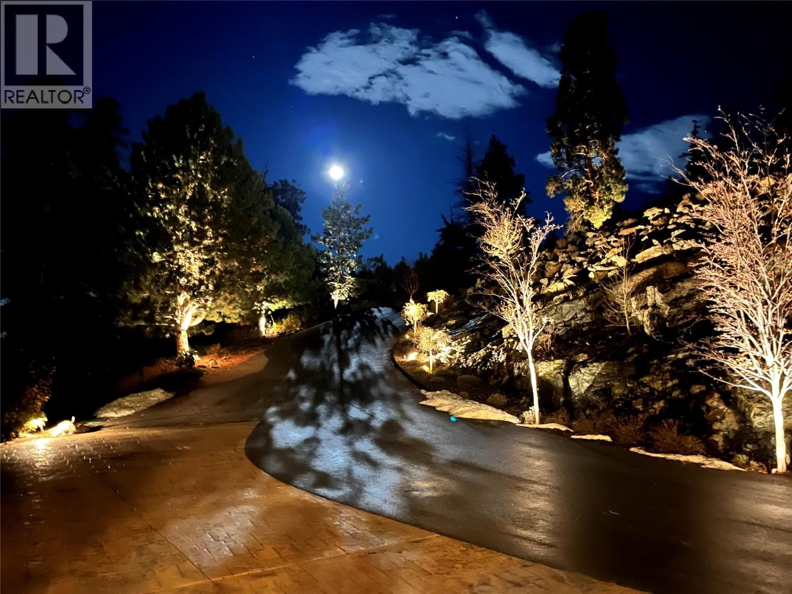  6850 Lakeshore Road, Kelowna