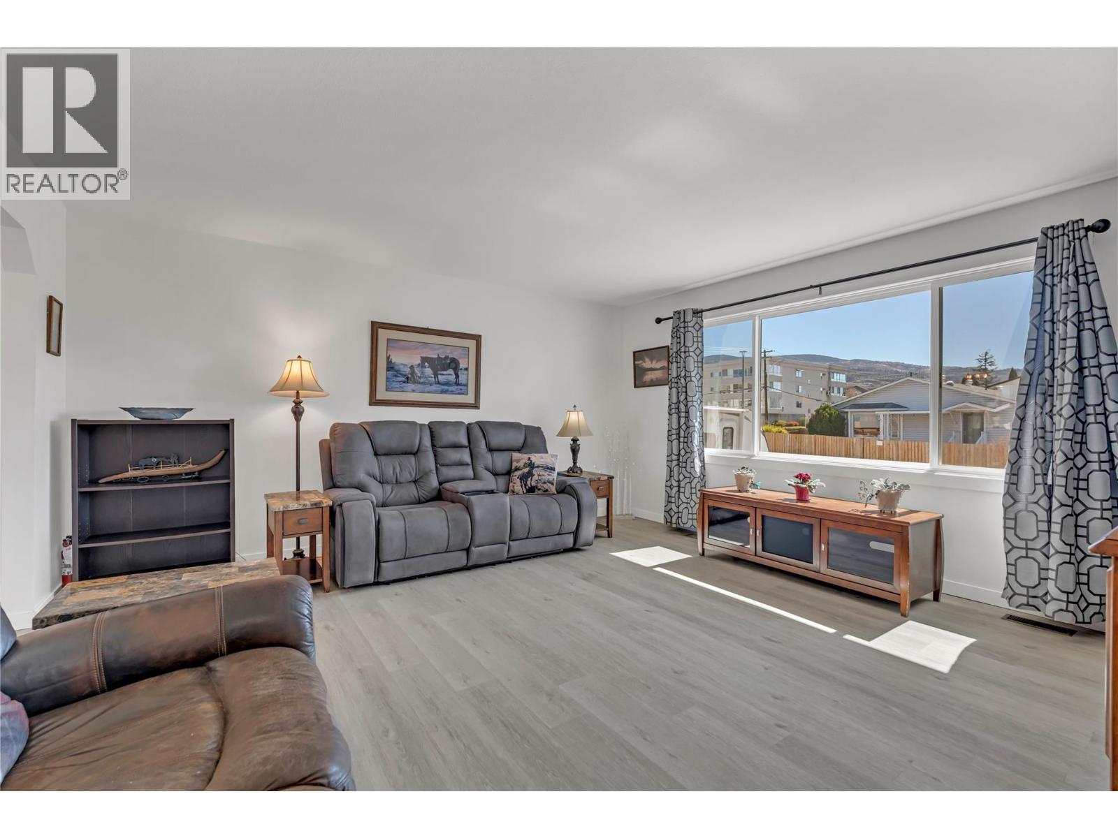 239 Roy Avenue - 4