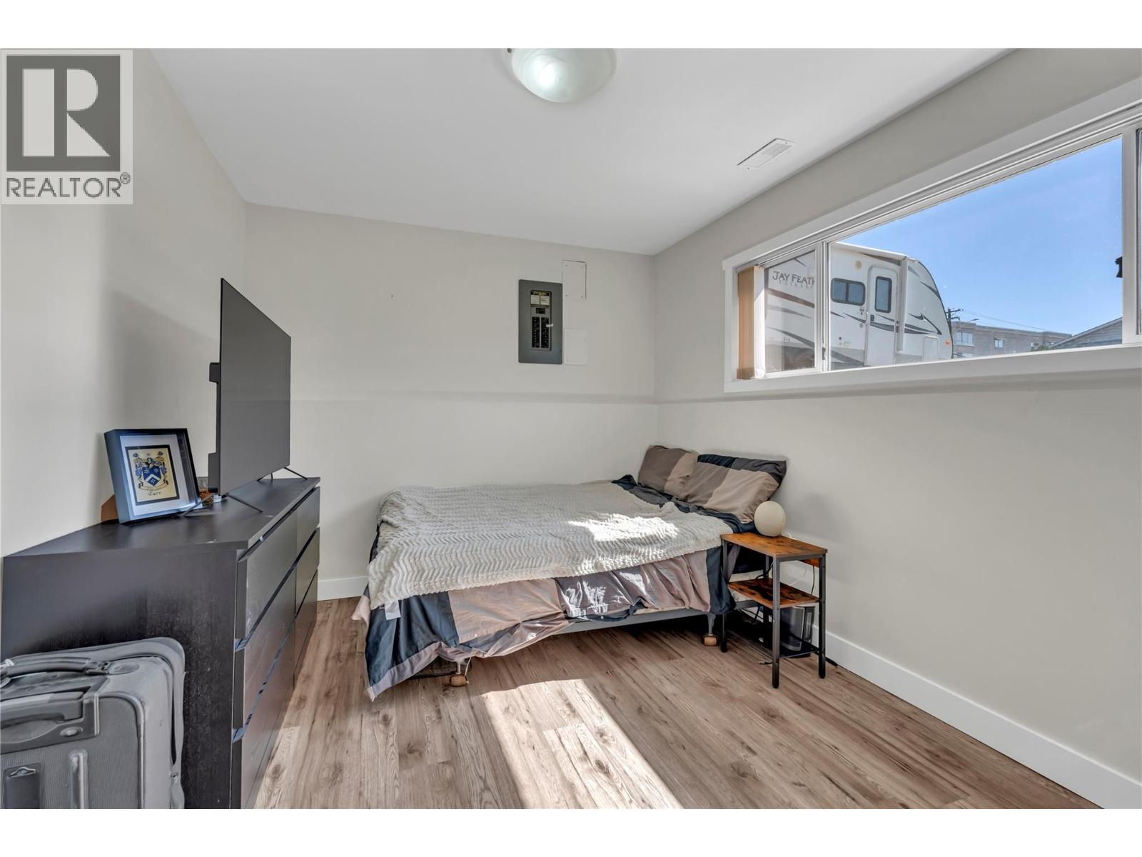 239 Roy Avenue - 28