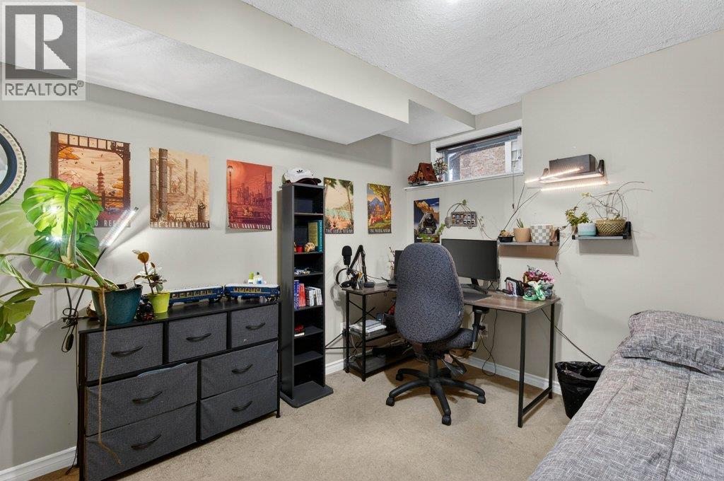 1610 16 AVENUE SE - 36