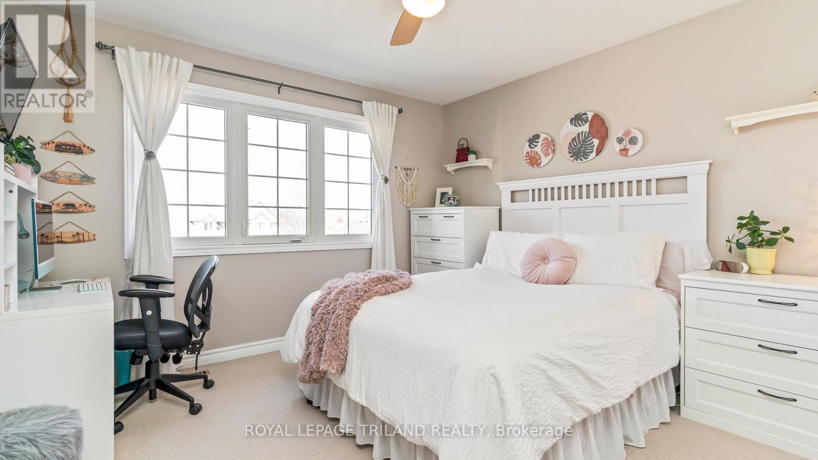 10 PRESPA COURT Property Photo