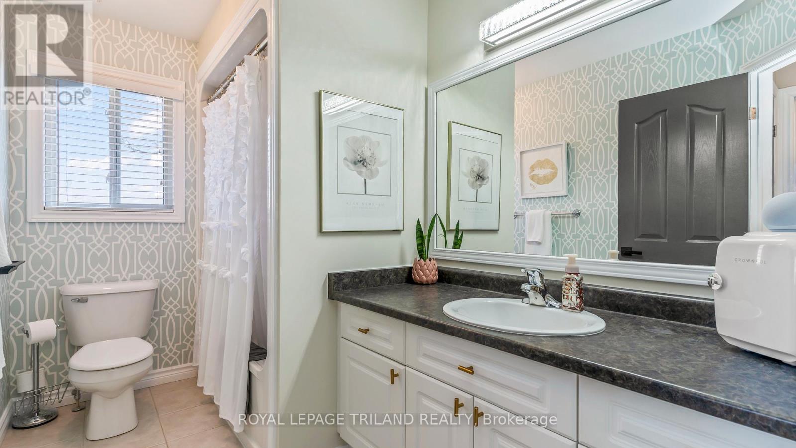 10 PRESPA COURT Property Photo