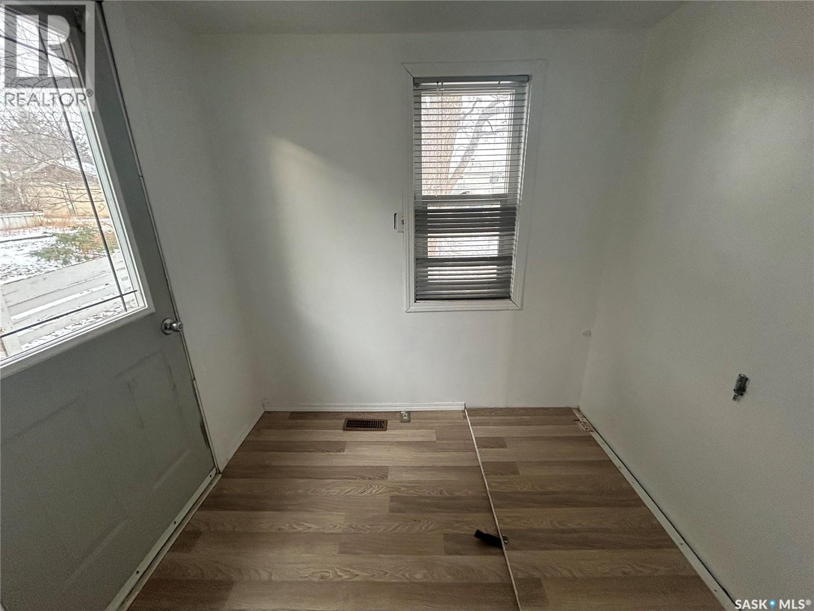 1042 COTEAU STREET W - 16