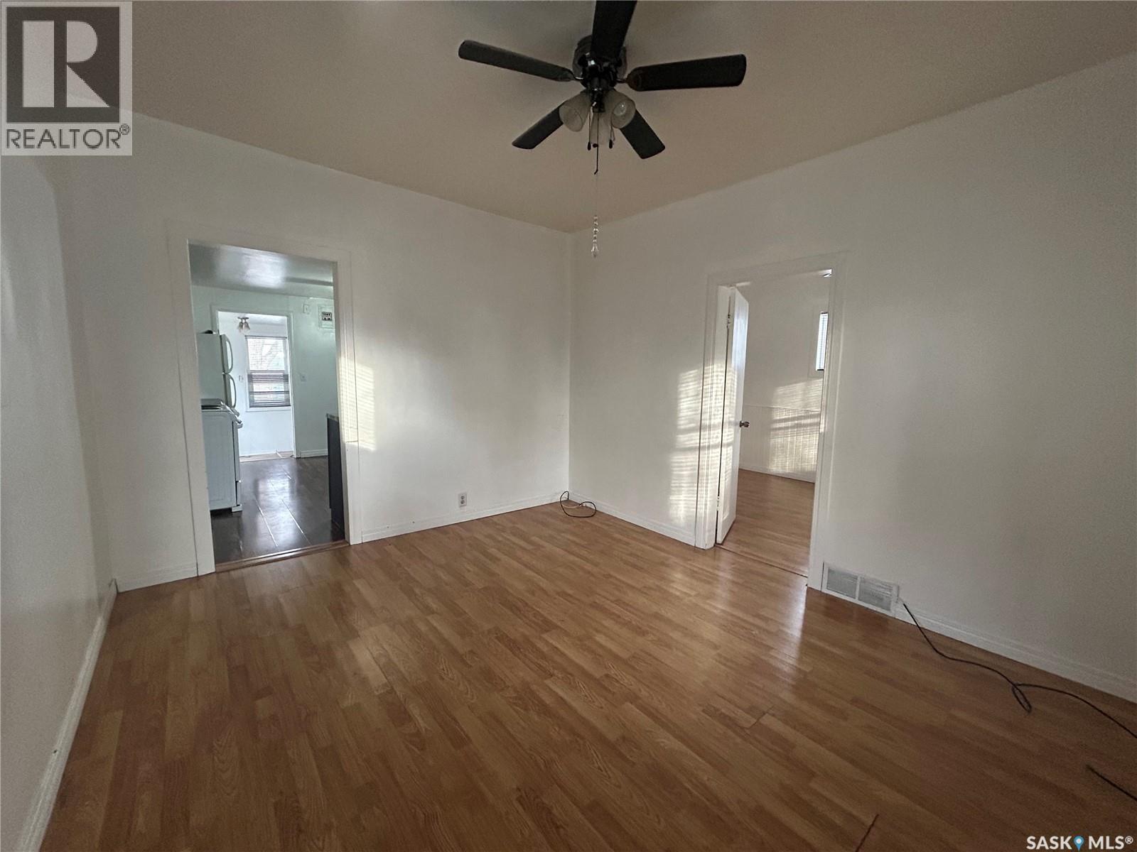 1042 COTEAU STREET W - 5