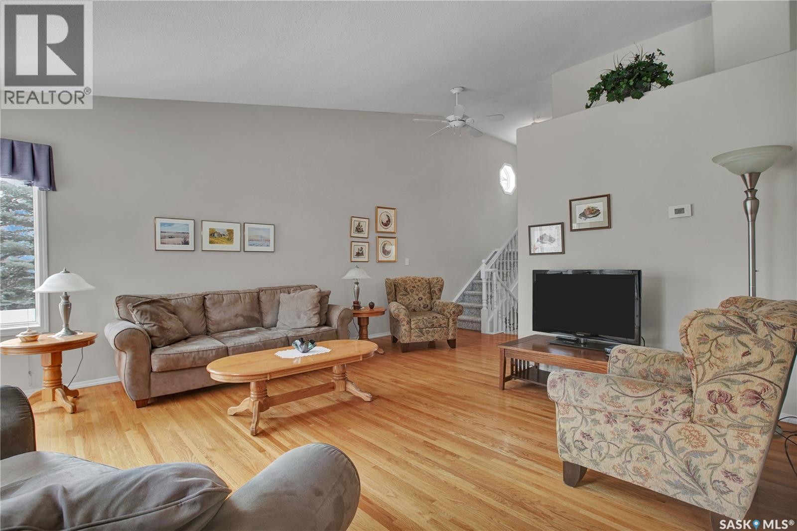 #109 810 MENDEL CRESCENT - 10