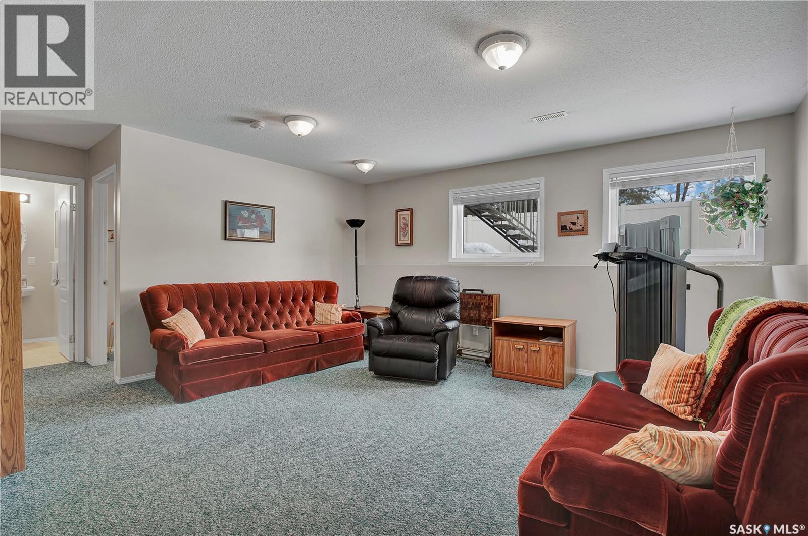 #109 810 MENDEL CRESCENT - 20