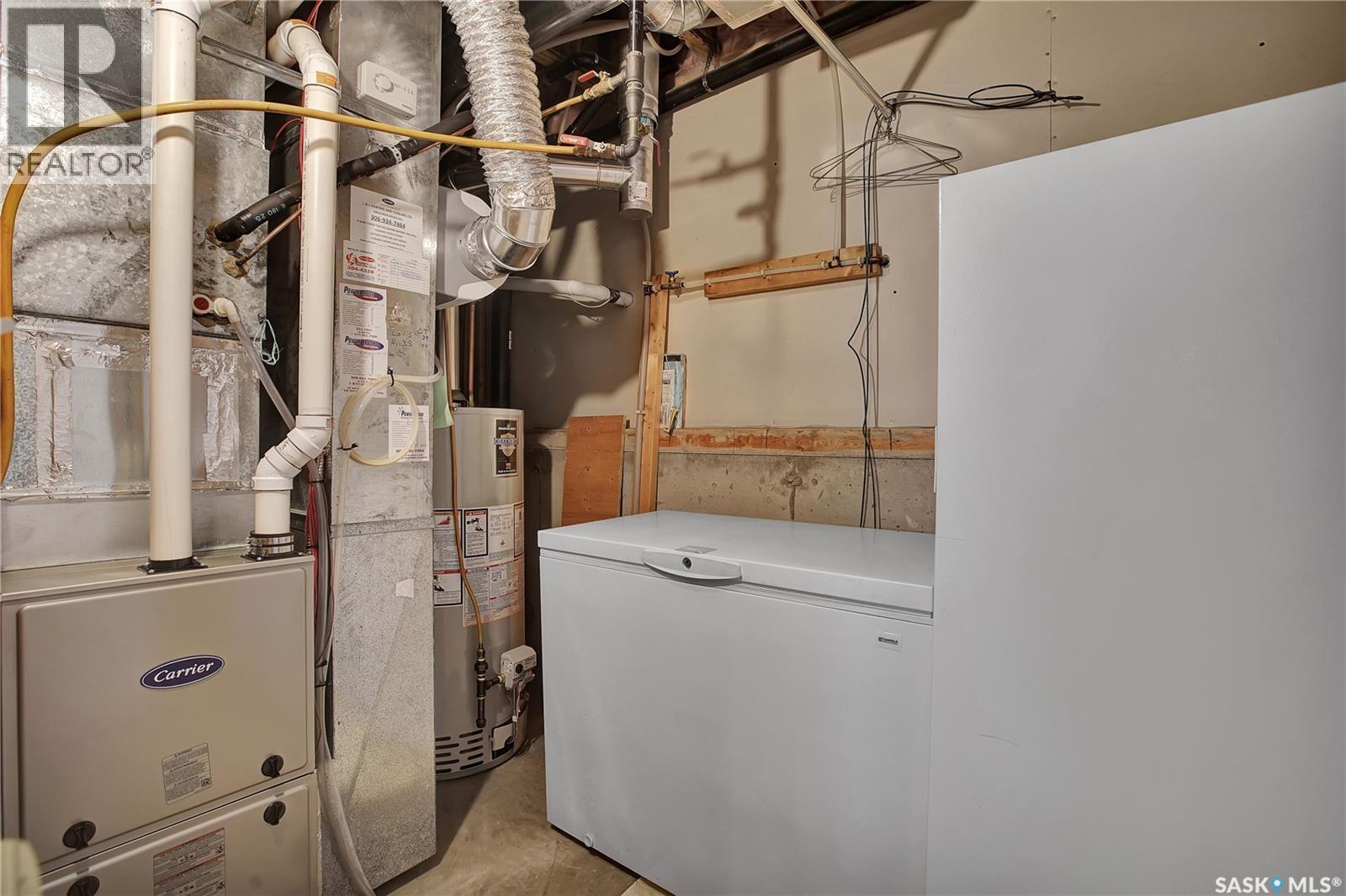 #109 810 MENDEL CRESCENT - 25