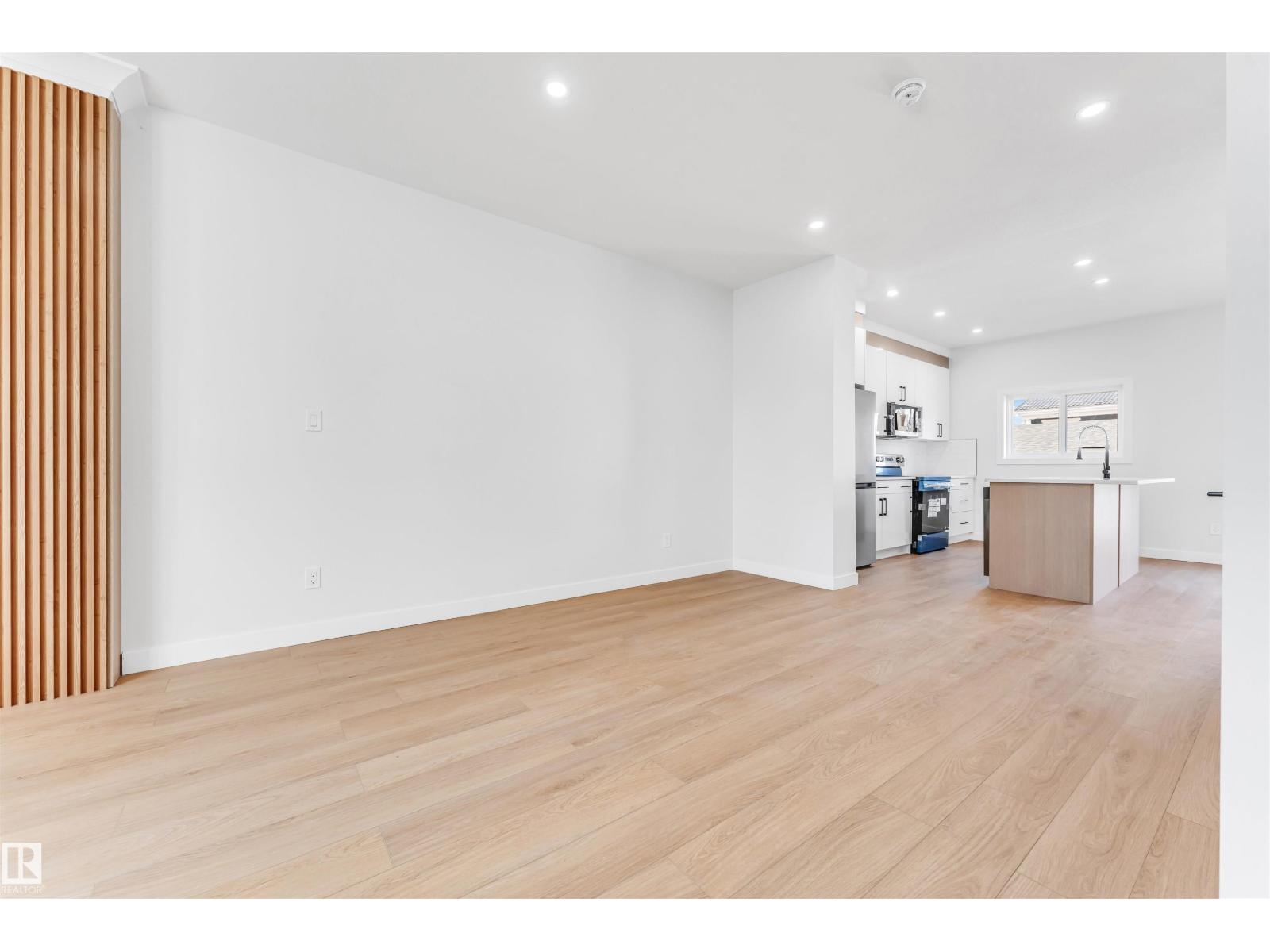 10964 157 ST NW - 10