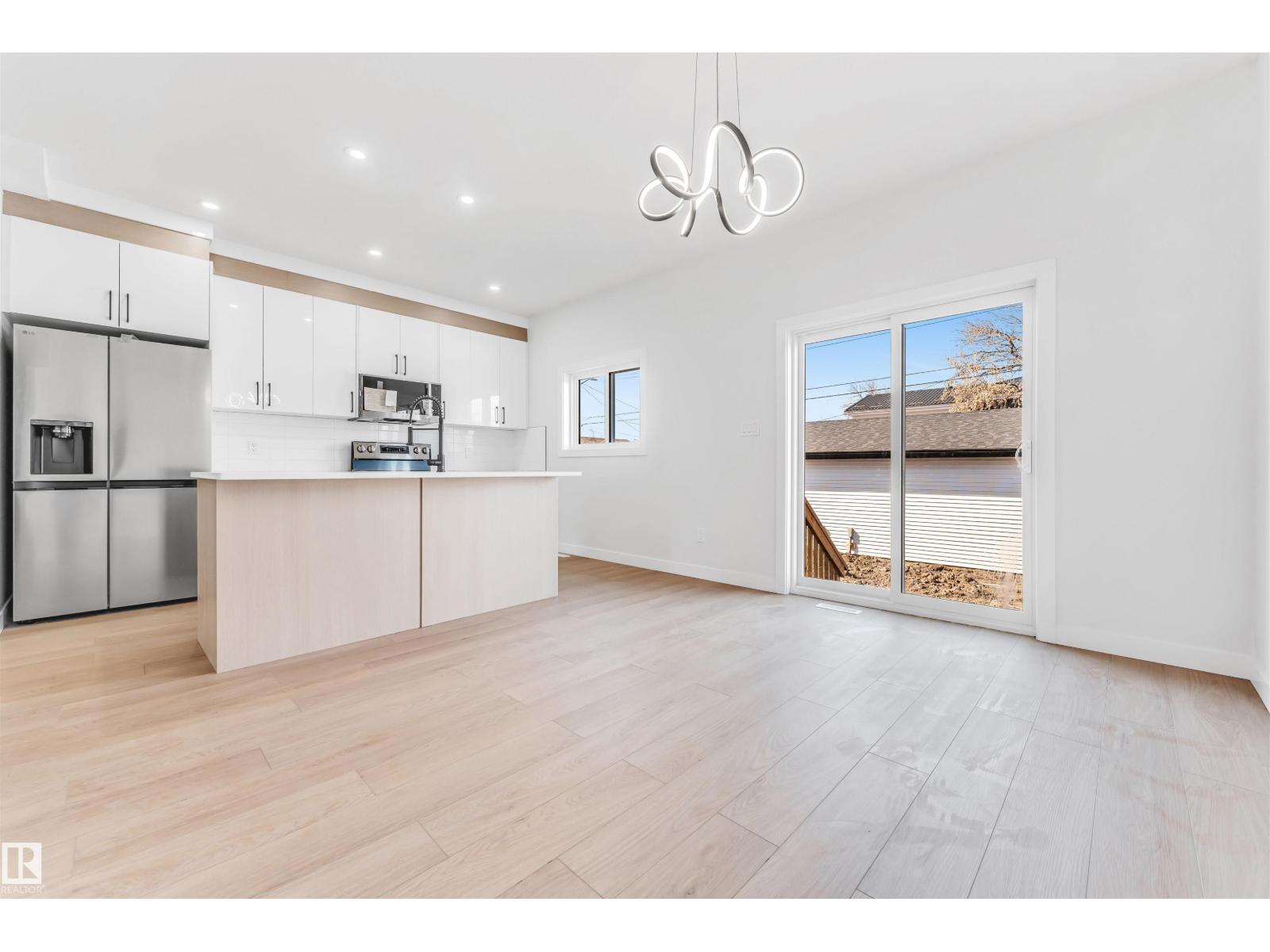 10964 157 ST NW - 16