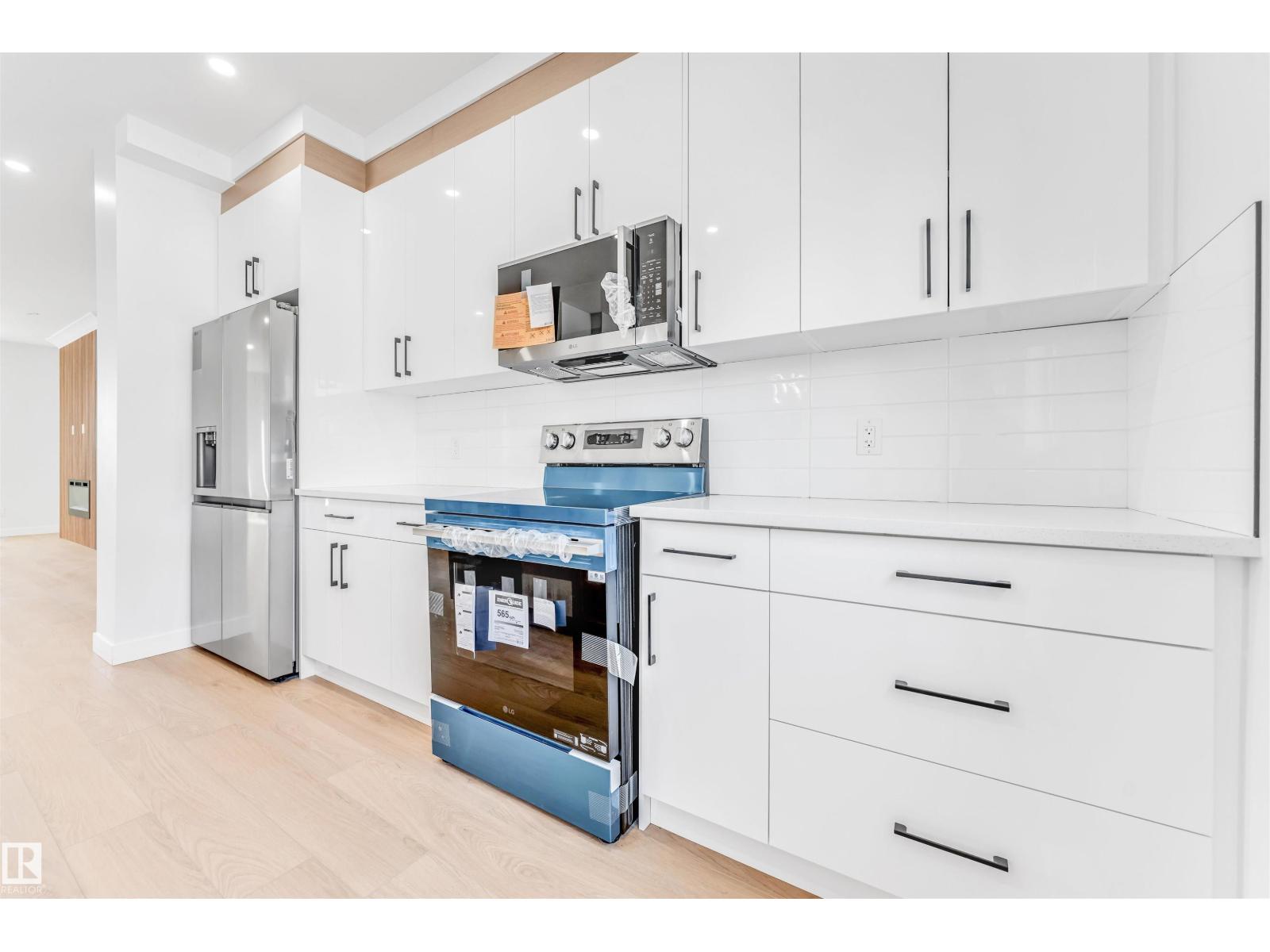 10964 157 ST NW - 18