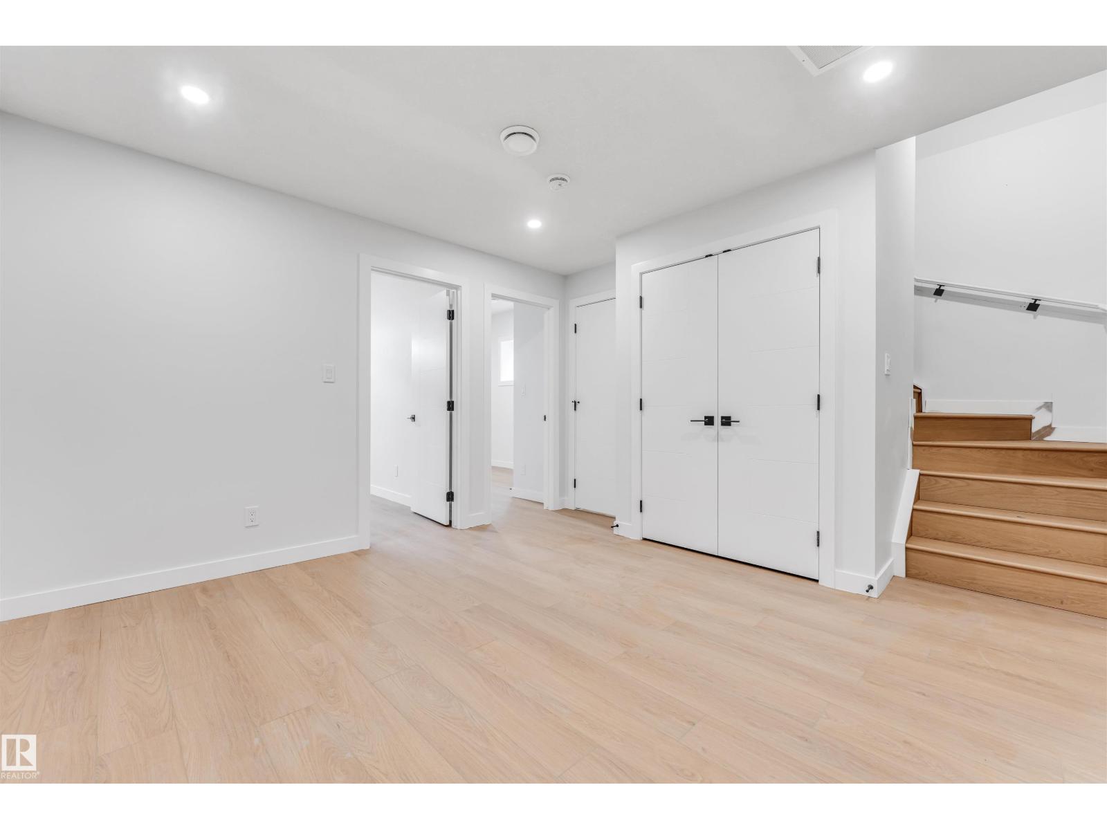 10964 157 ST NW - 32