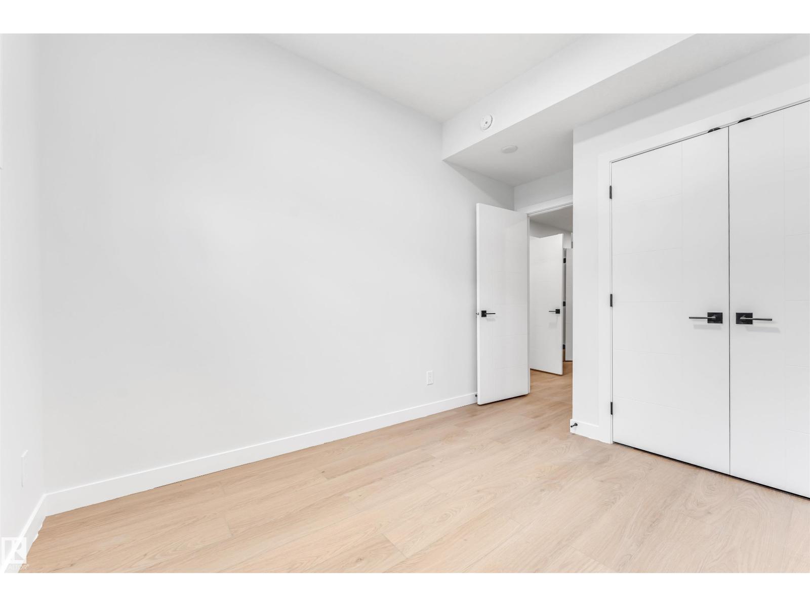 10964 157 ST NW - 37
