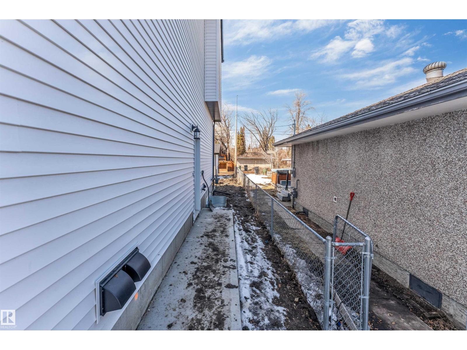 10964 157 ST NW - 4