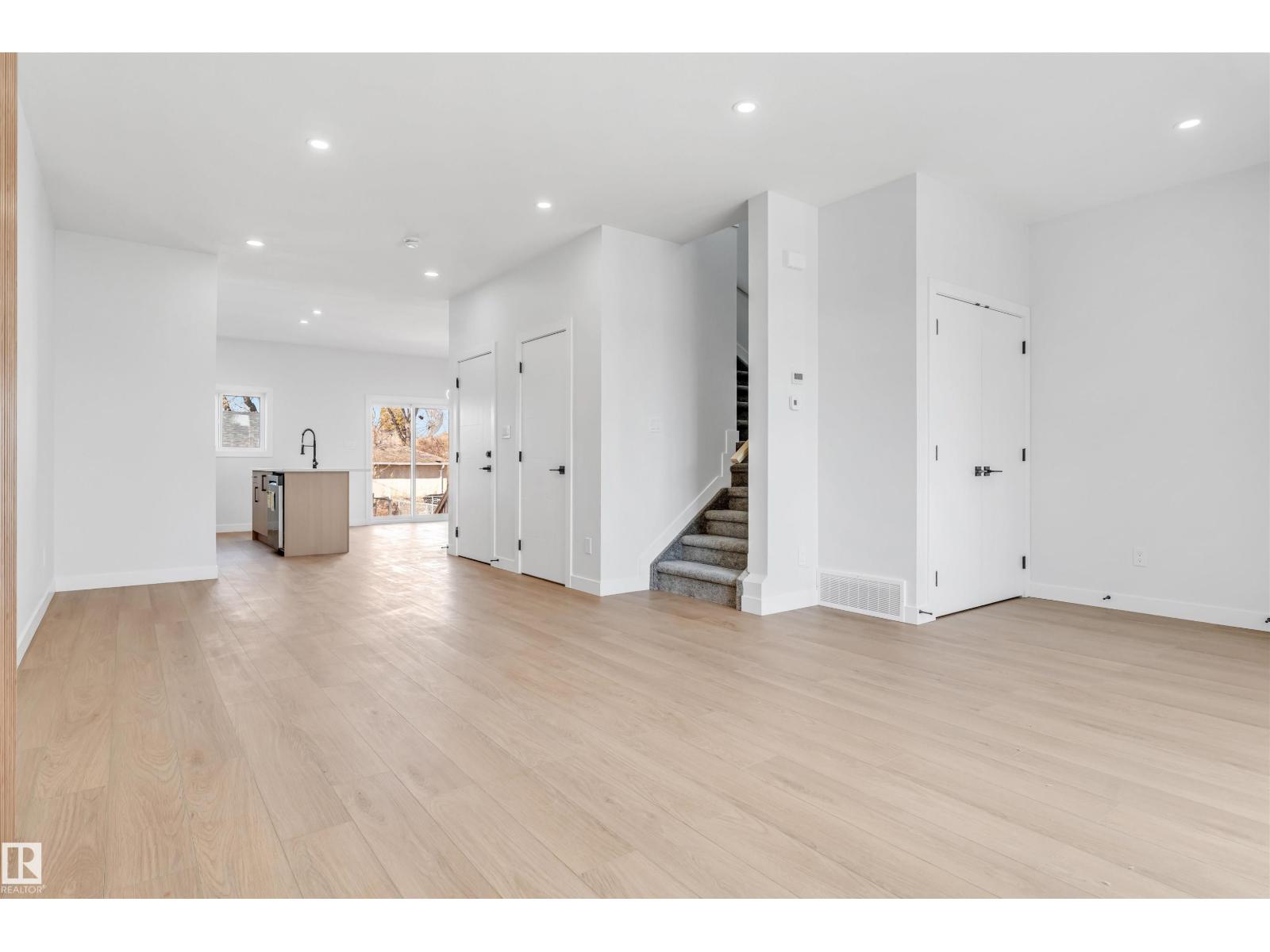 10964 157 ST NW - 8