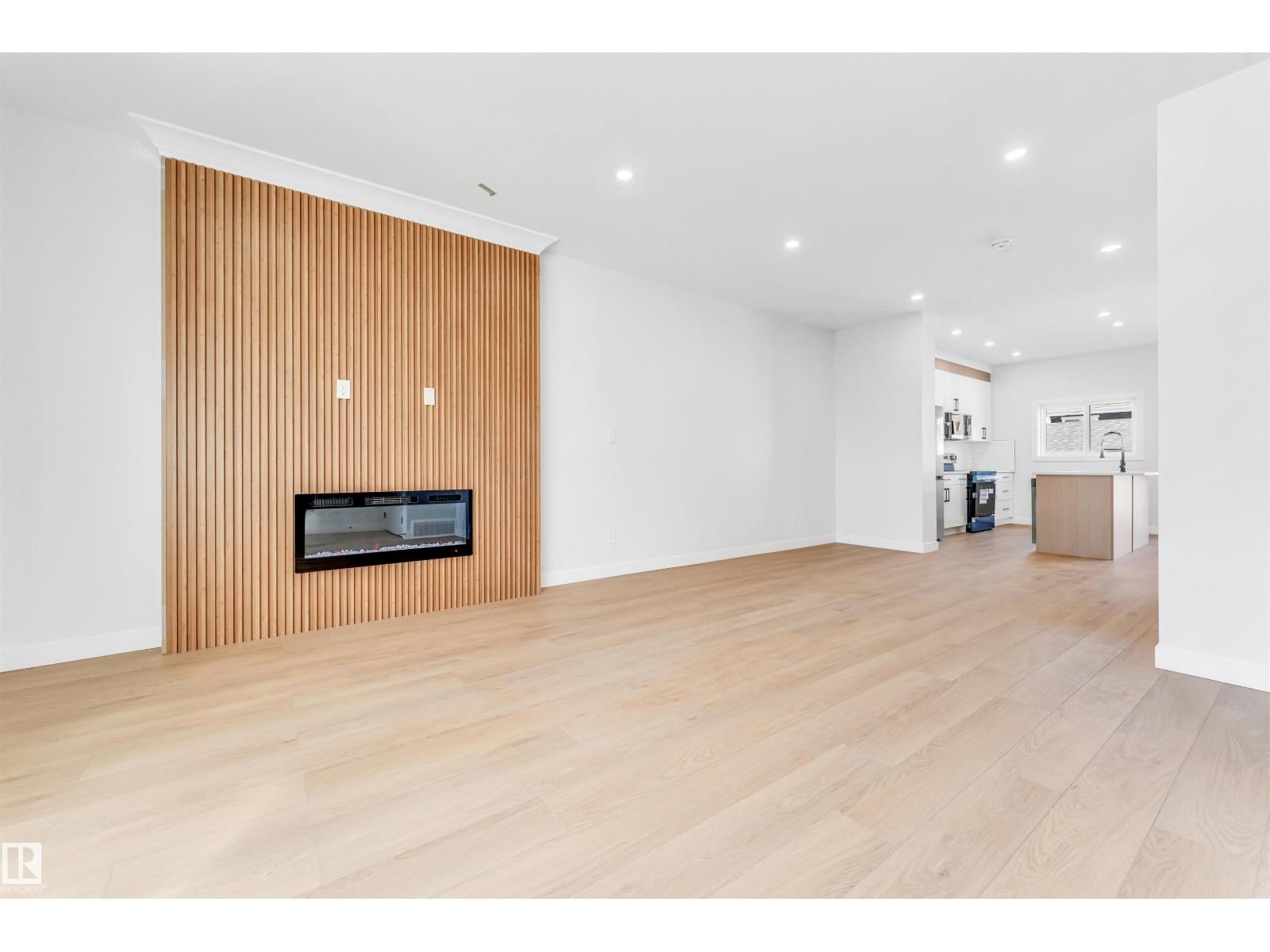 10964 157 ST NW - 9
